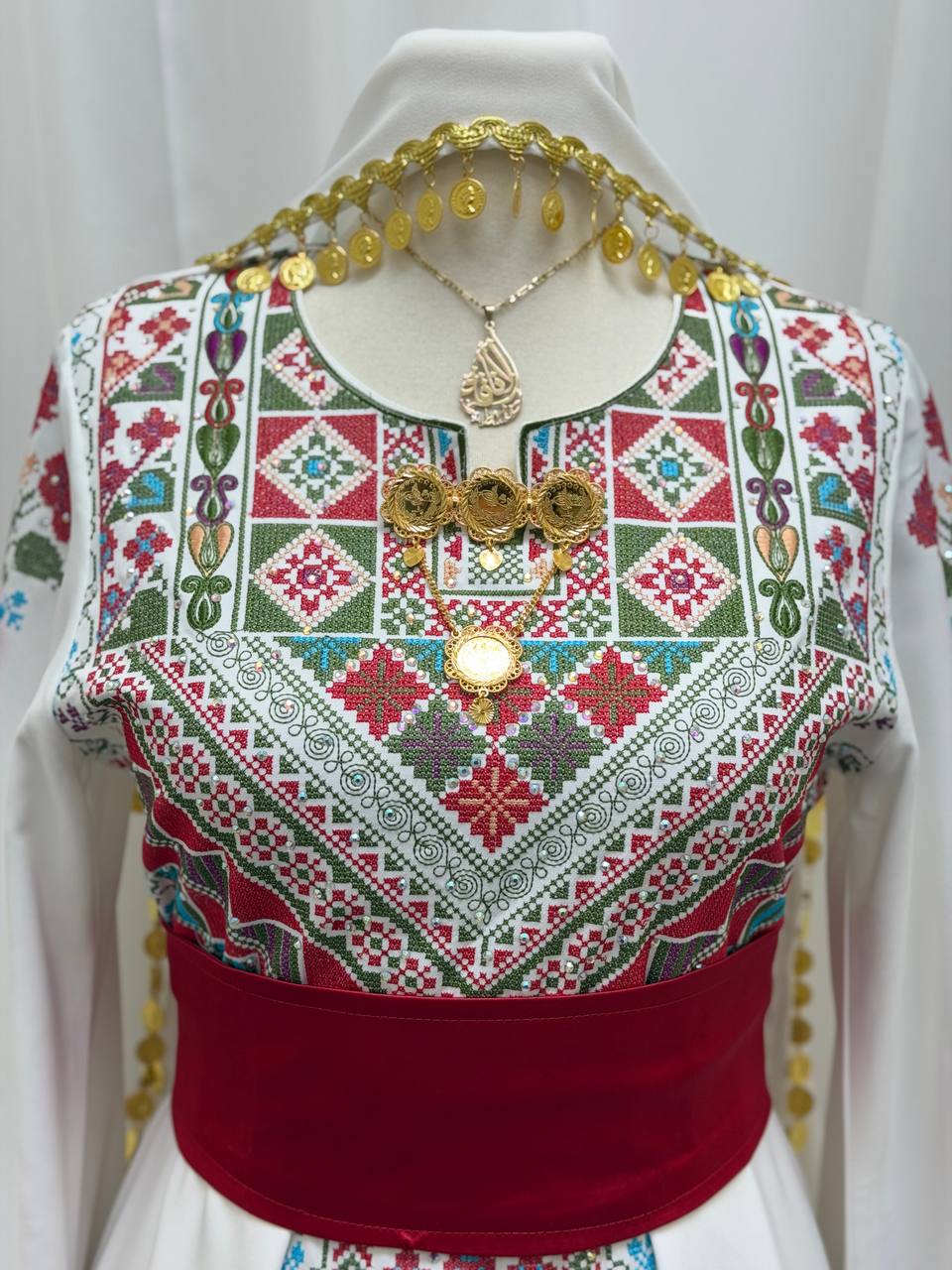 Yasmeen Embroidered Thobe