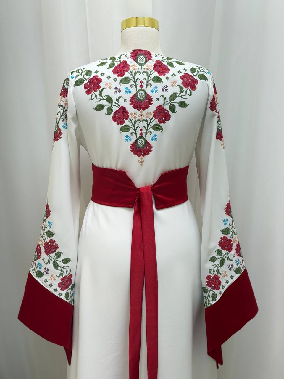 Yasmeen Embroidered Thobe
