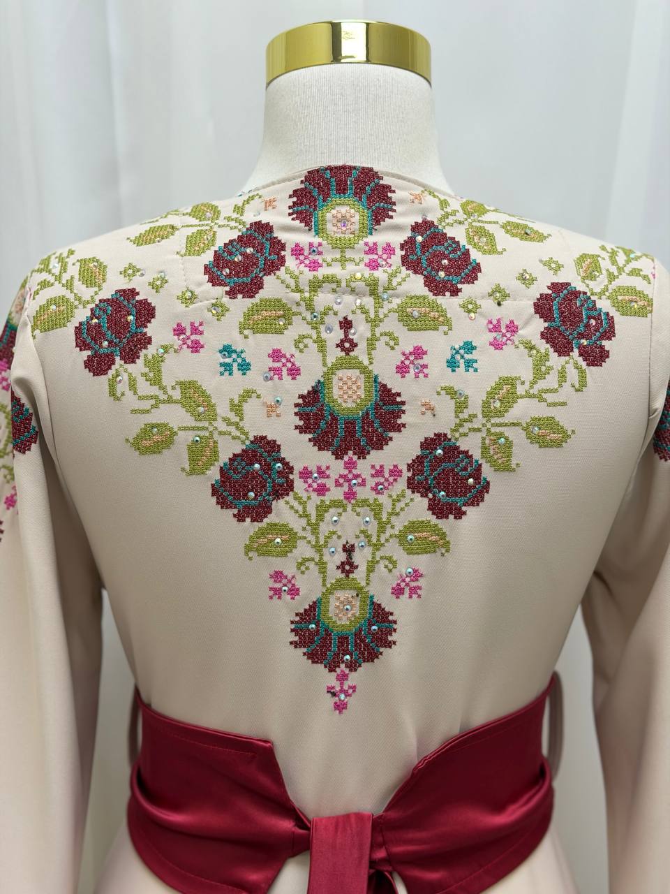 Yasmeen Embroidered Thobe
