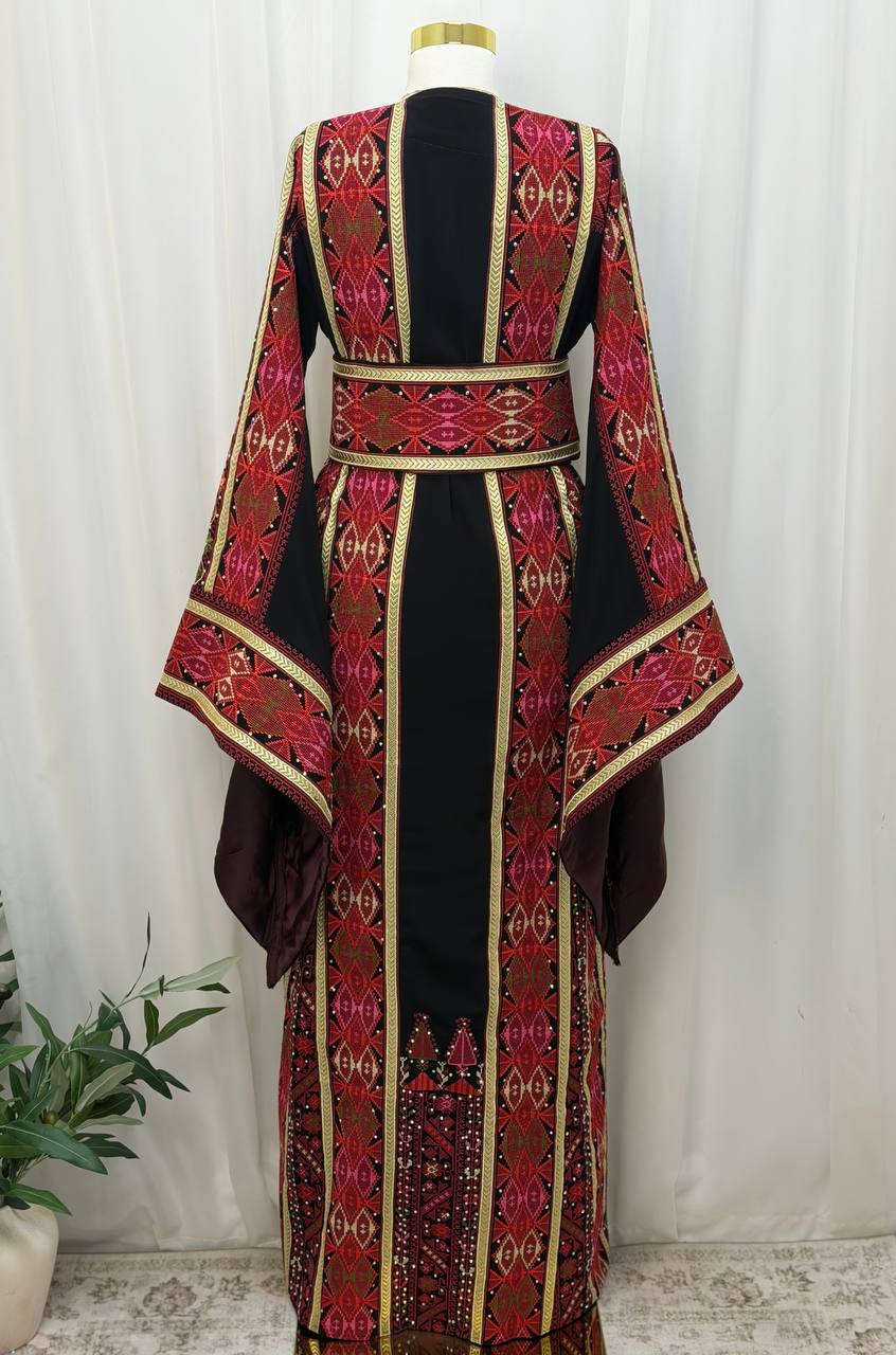 Nesreen Embroidered Thobe