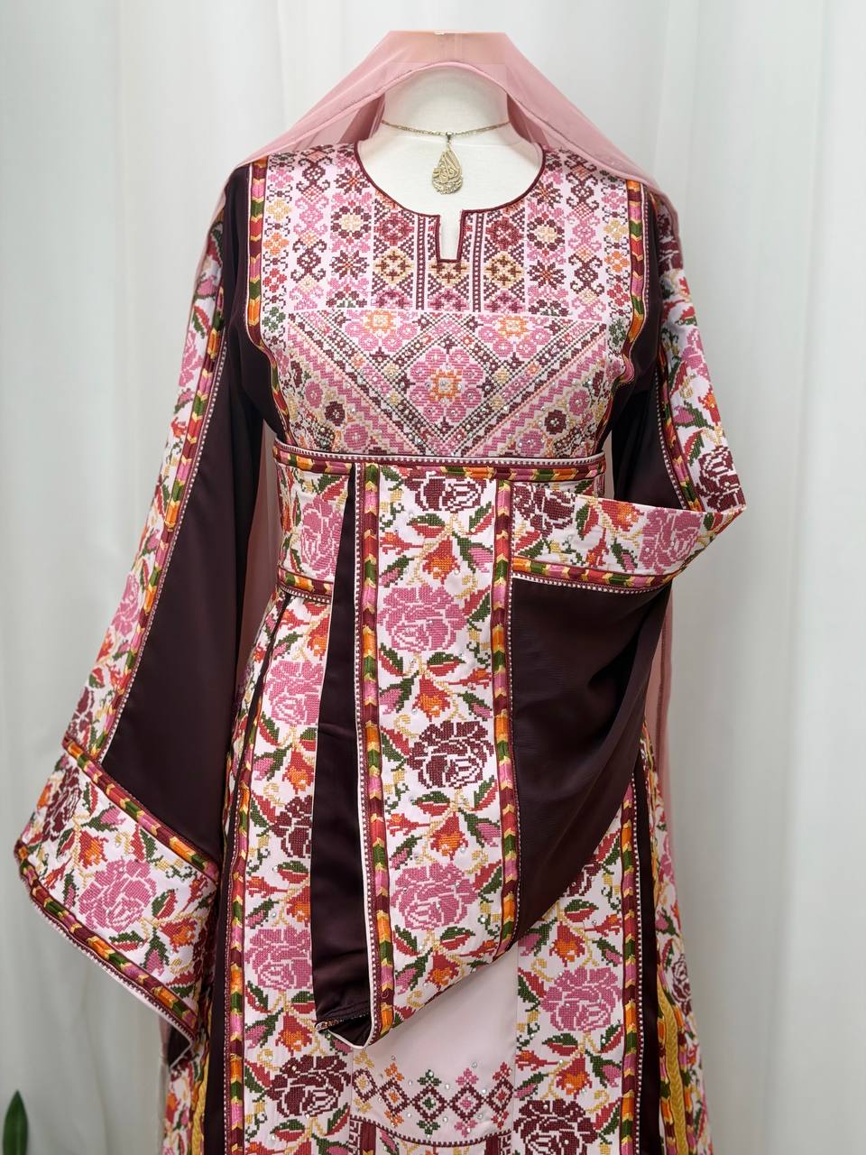 Jouri Pink  Rose Embroidered Thobe