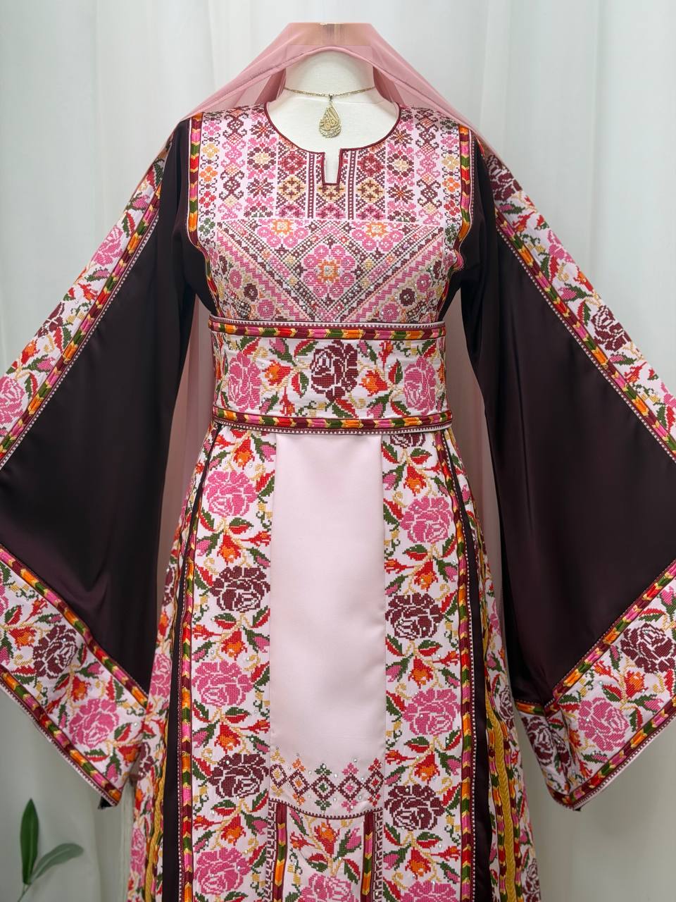 Jouri Pink  Rose Embroidered Thobe