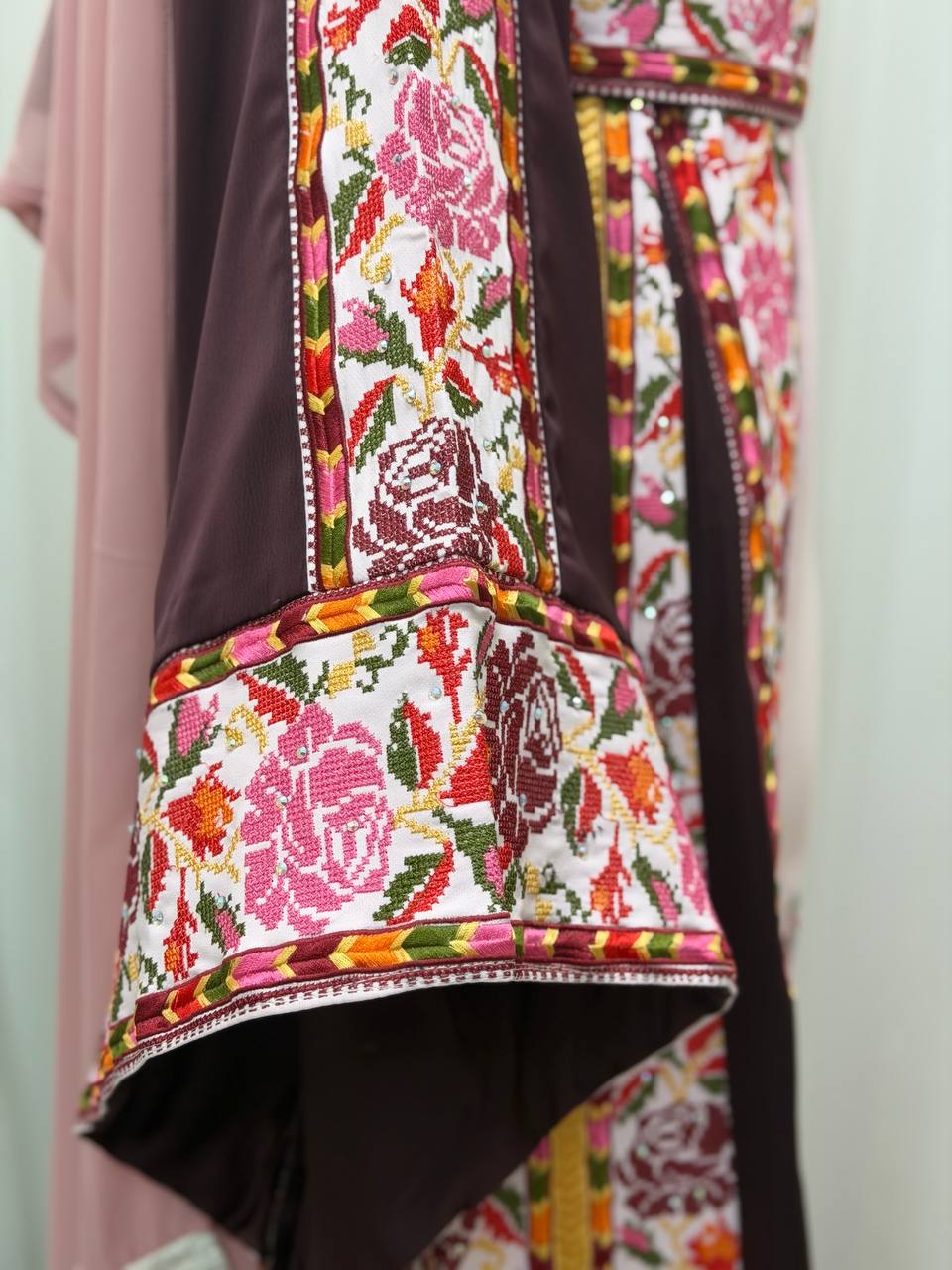 Rose Garden Embroidered Thobe