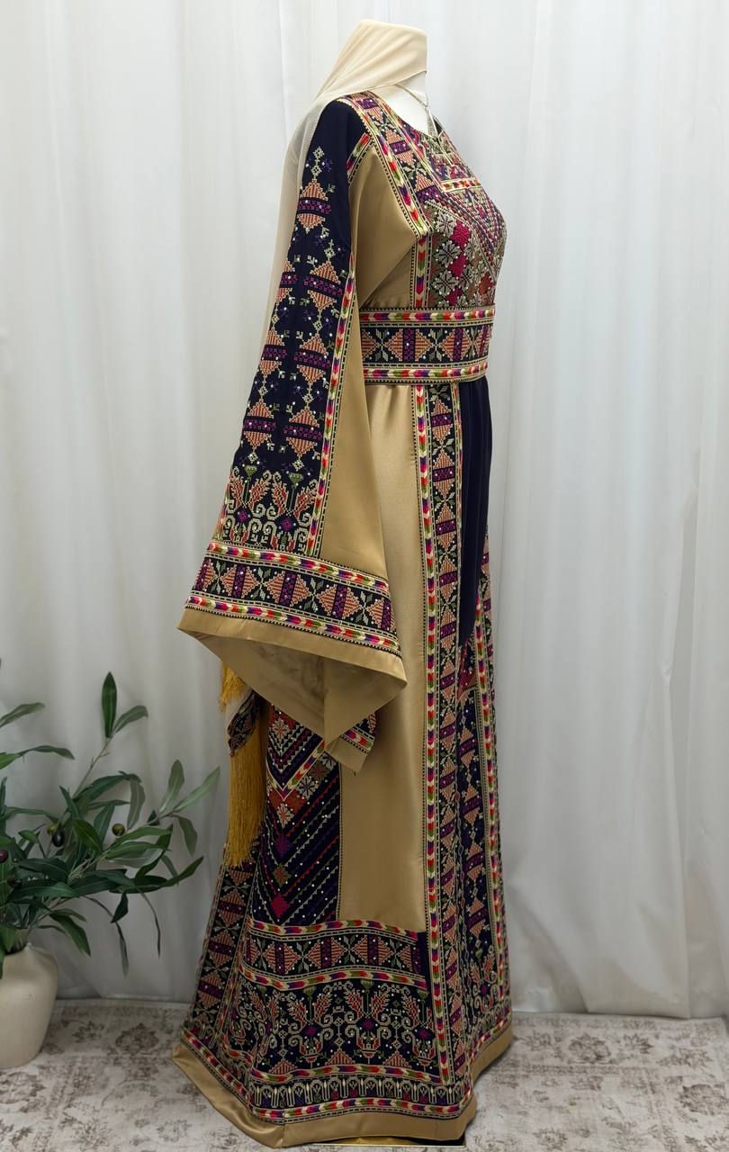 Elegant Palestinian Embroidered Thobe – Plus Size