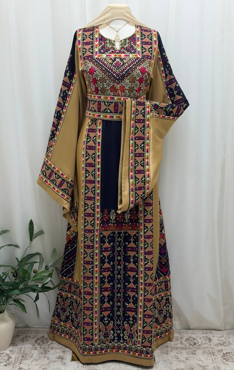 Elegant Palestinian Embroidered Thobe – Plus Size