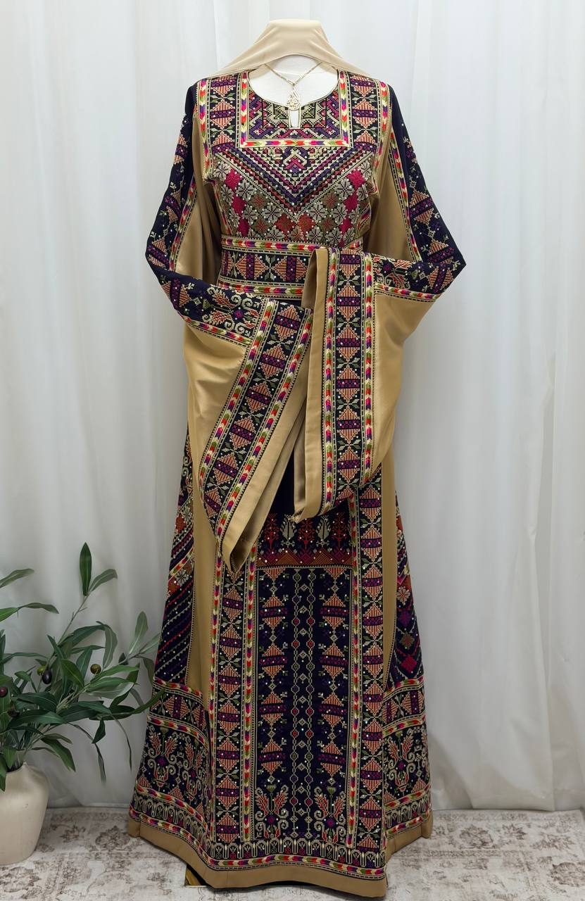 Elegant Palestinian Embroidered Thobe – Plus Size
