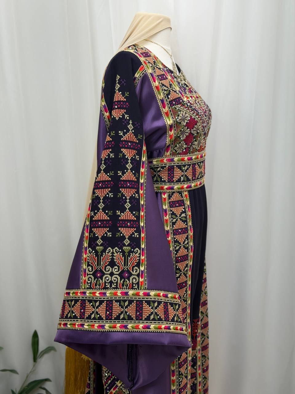 Shatha Embroidered Thobe – Plus Sizes