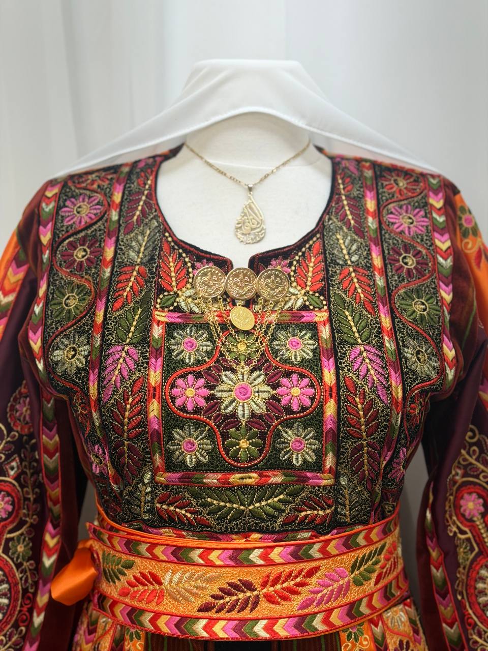 Malikat Al Jannah Wal Nar – Palestinian Embroidered Thobe