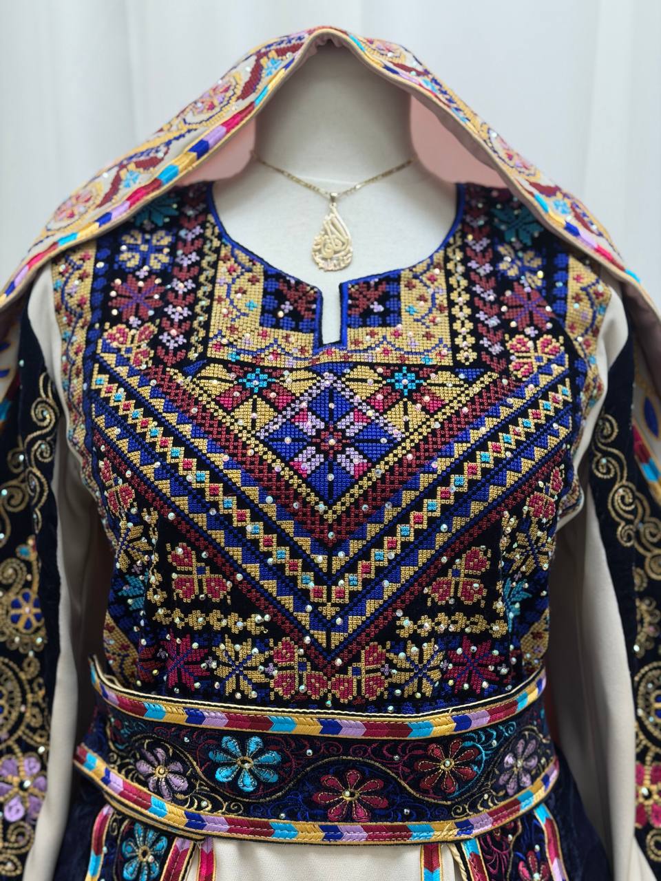 Malika – Luxury Palestinian Embroidered 4-Piece Thobe Set