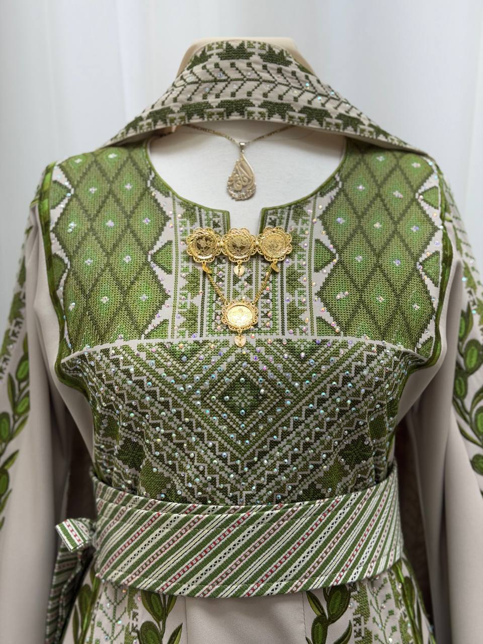 Al Zaytouna – Palestinian Embroidered Thobe with Shawl & Reversible Belt